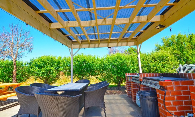 South Bathurst Hotel | The Hallows Accommodation