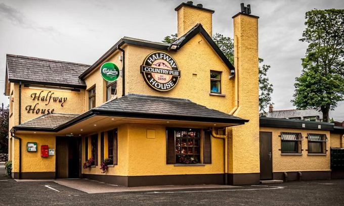 Ballymena House | The Halt @ The Halfway House Country Pub
