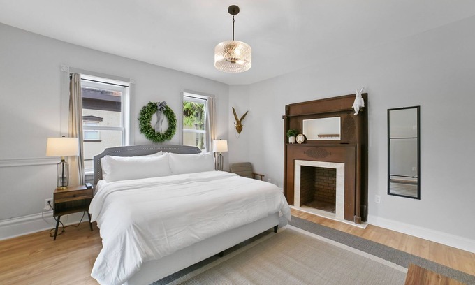 St. Charles Apartment | The Hare Suite at Divine Otter