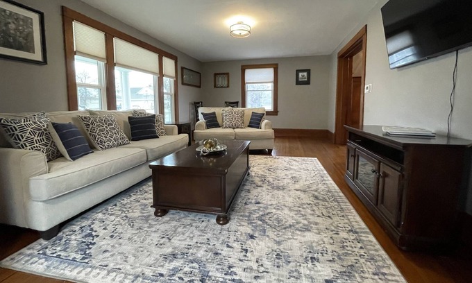 Syracuse House | The Harms House