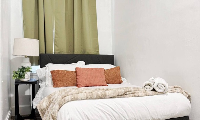 Inglefield Apartment | The Harrison D/Steps from EVV Riverfront 1BD/1BA Apartment