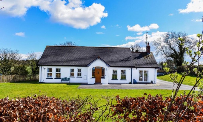 Saul House | The Heights & Hollows Farmhouse, Saul, Downpatrick, SLEEPS 14