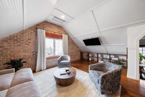 Macon Apartment | The Hidden Hideaway on College