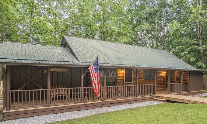 Gumlog Cabin | The Hideaway Cabin at Hartwell
