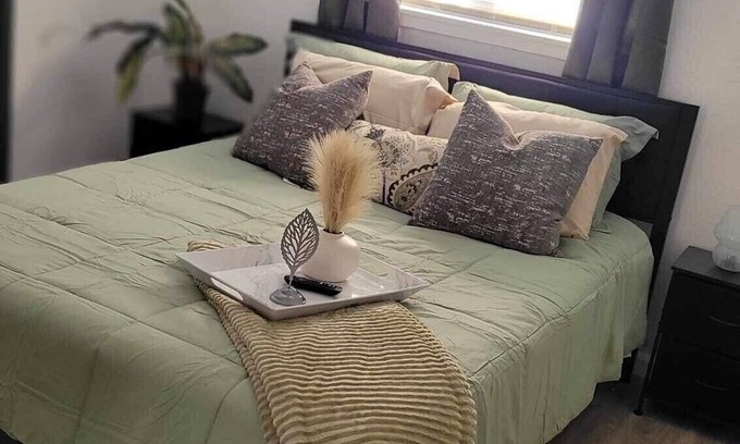 Parkway-South Sacramento House | The Hideaway