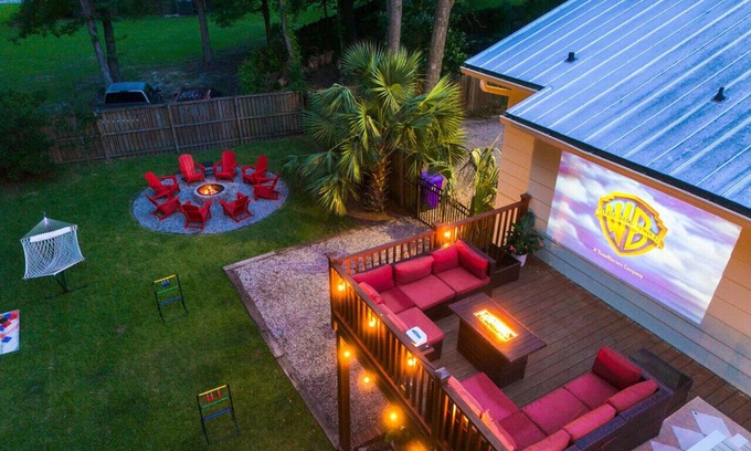 West Ashley House | The Hideout | Fire Pit, Movie Deck & Fun Games