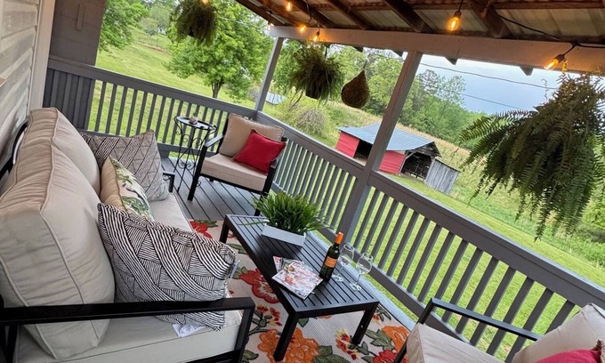 Hickory House | The Hildebran Hideaway is a Charming 2-bedroom in the countryside of Hickory, NC