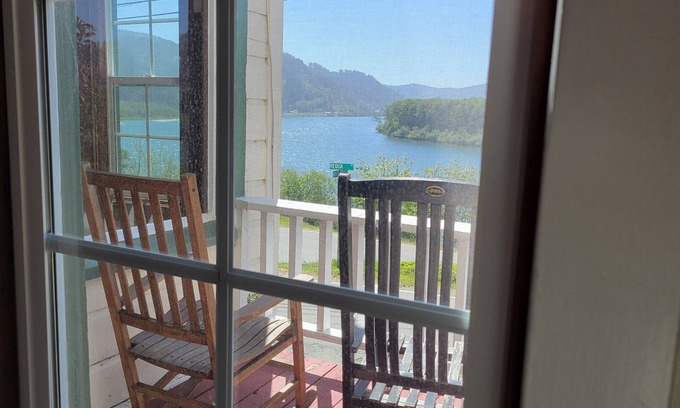 Requa Hotel | The Historic Requa Inn