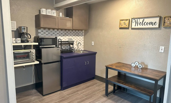 Morgan City Apartment | The Hive in Cajun Country 🐝