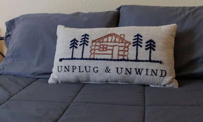 Dorrington Cabin | The Honey Haven (Dorrington) -Adventure Awaits