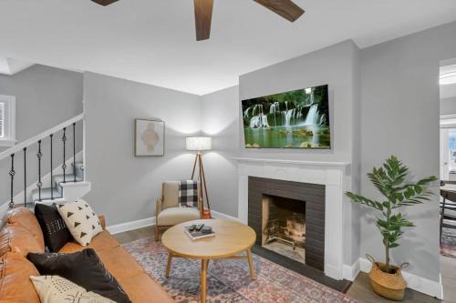 Westgate House | The Huron Charmer-4 BD and Yard