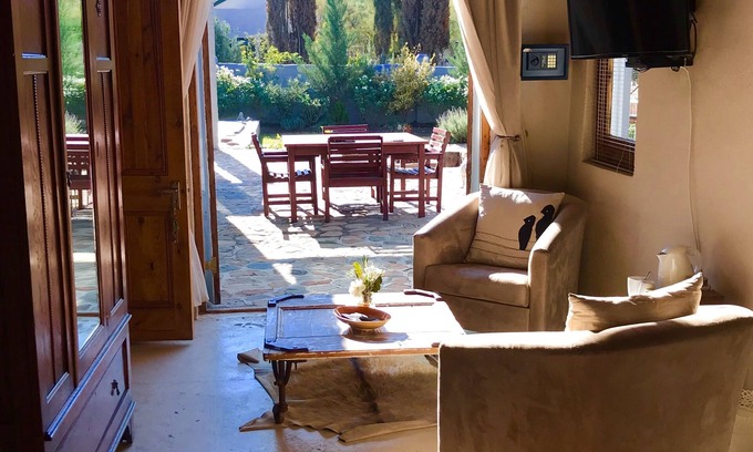 Nieu-Bethesda Bed & Breakfast | The Ibis Lounge