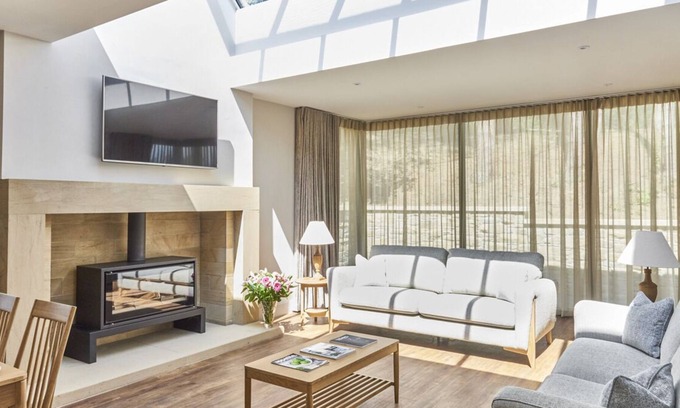 Walwick Villa | The Inkwell - Three Bedroom Villa, Sleeps 6