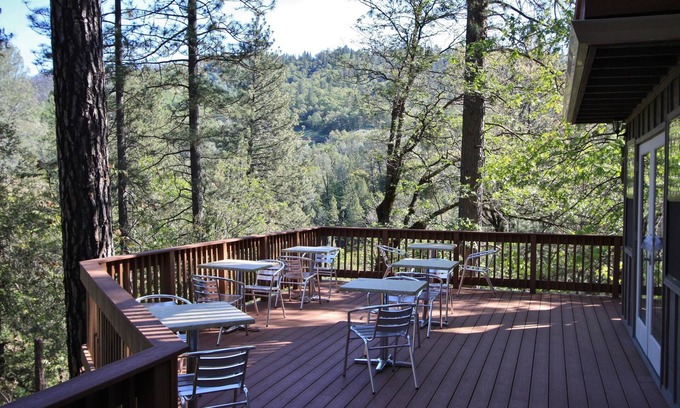 O'Brien Hotel | The Inn at Shasta Lake