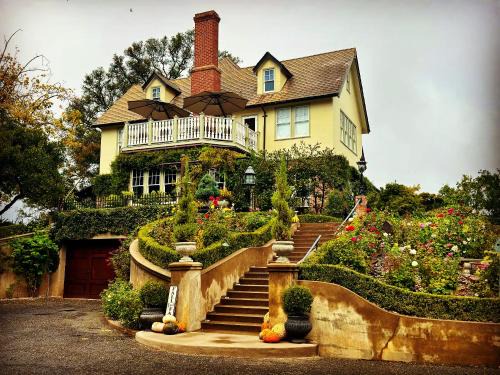 Sonora Hotel | The Inn on Knowles Hill Bed & Breakfast Hotel