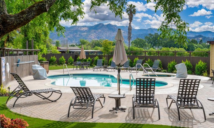 Calistoga Resort | The Inn on Pine