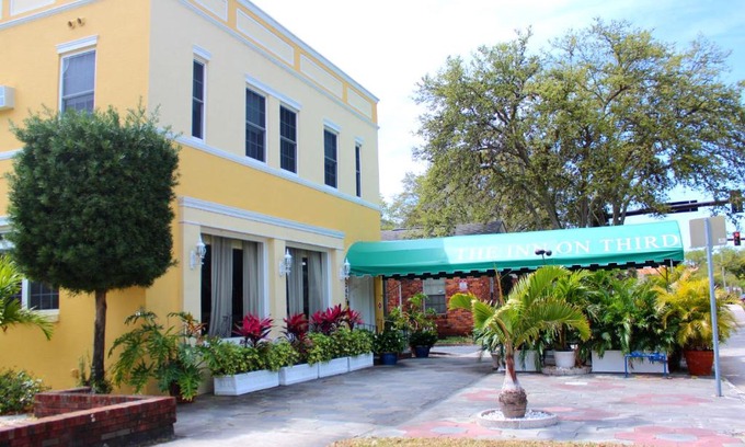 Downtown St. Petersburg Hotel | The Inn On Third