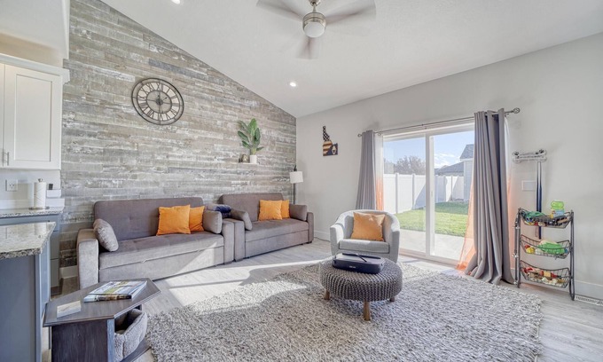 Twin Falls House | The Jolly Rancher, Luxury Amenities, Corporate and Vaca