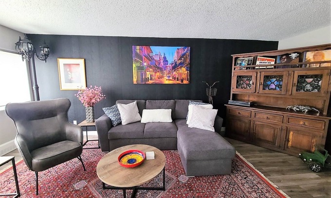 Saskatoon Downtown Condo | ~The Juke Joint ~ DOWNTOWN, POOL & WATERSLIDES!