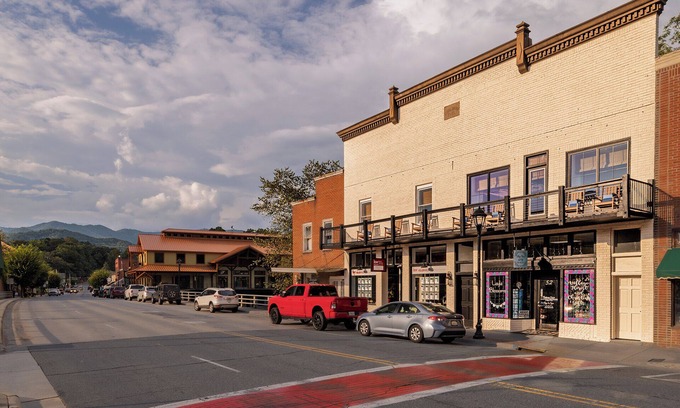 Bryson City Condo | The Kephart a Downtown Bryson City loft Apartment