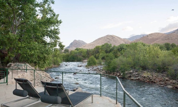Kernville House | The Kern River House: Lookout House Private Riverfront Access Fireplaces Dog OK