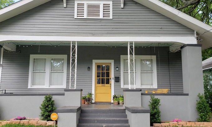 Hannon Park House | The Lafayette House Mobile Midtown Cottage