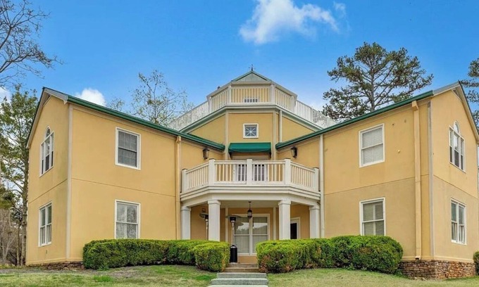 Joppa House | The Lake House Cherokee Ridge Golf Course 1st and 2nd floor