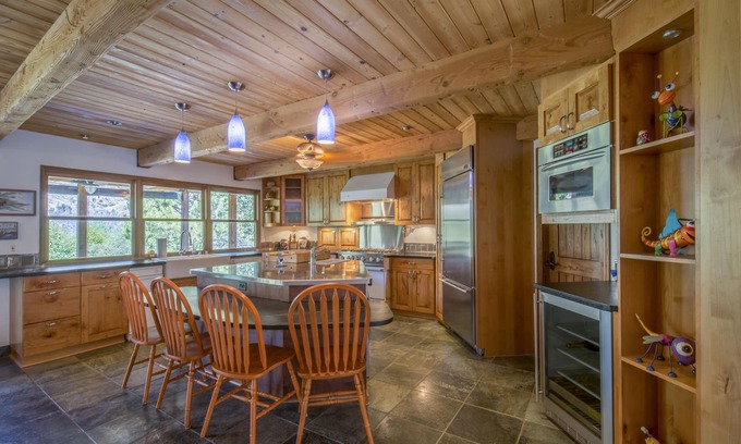 Kernville Cabin | The Lazy Crane; A Luxury Cabin on the Kern River