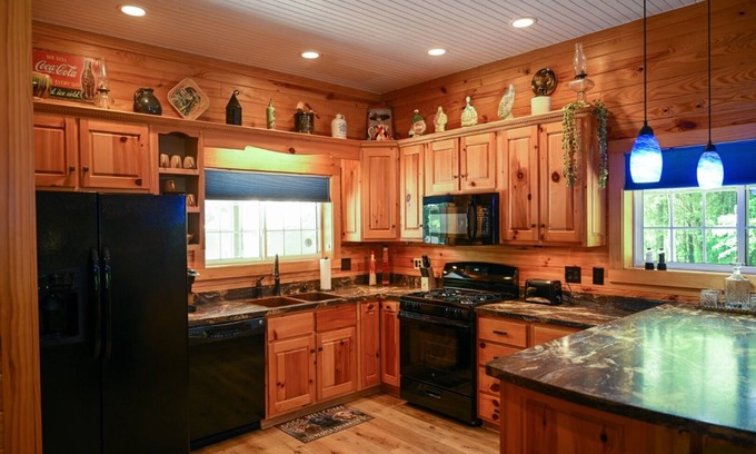 French Lick Cabin | The Lazy Lab Lodge