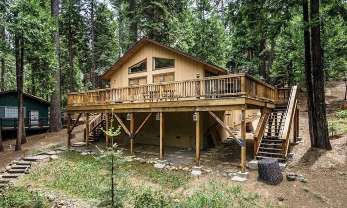 Cold Springs Cabin | The Lazy Lodge Cabin in Cold Springs *WiFi and AT&T cell service working”