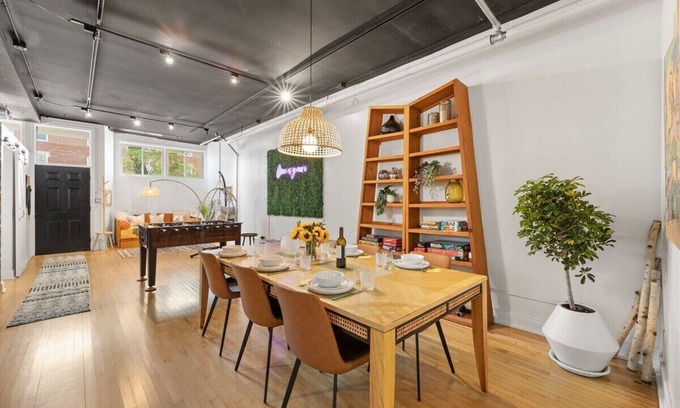 Lincoln Square Apartment | The Lincoln Square Hideaway