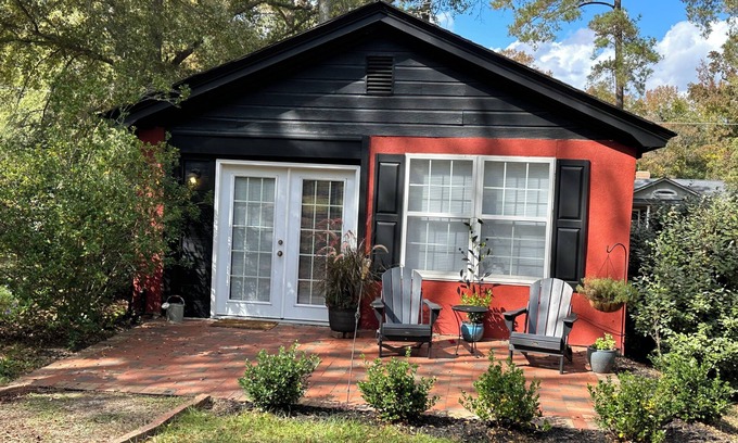Stateburg Cottage | The Little Cottage at Brookland Historic Plantation in Stateburg, near Shaw