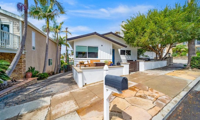 Lantern District House | The Little Crab Shack