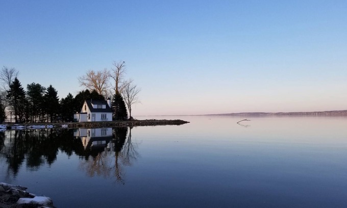 Fond du Lac House | The Little Lake House - Private/Secluded Pennisula - Lake Winnebago