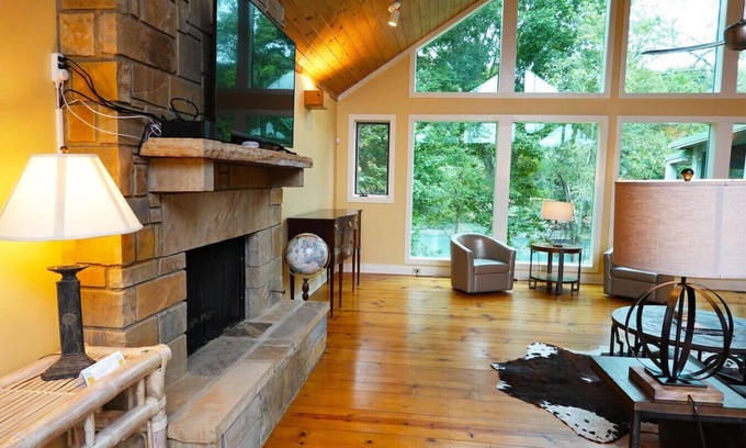 Wilburn Villa | The Little Red's most Luxurious Riverfront Home