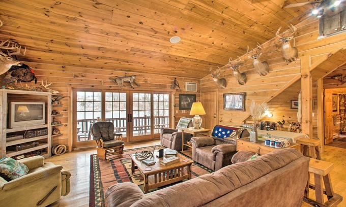 Putnam County Cabin | ‘The Lodge’ in Powersville w/Game Room & Fire Pit