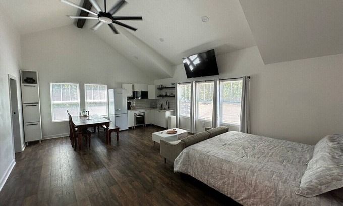 Kennesaw Apartment | “The Loft” in Kennesaw