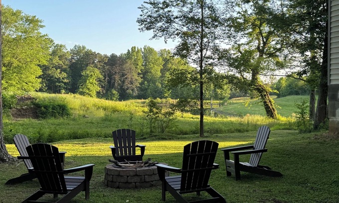 Bryant Apartment | The Loft retreat at Price Pond !