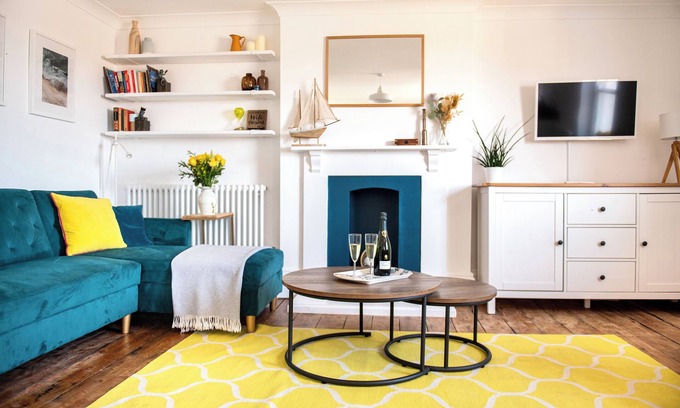 Broadstairs Apartment | The Lookout Broadstairs, 3 bed 2 bath Apt, central, sea views, kids & dogs ok