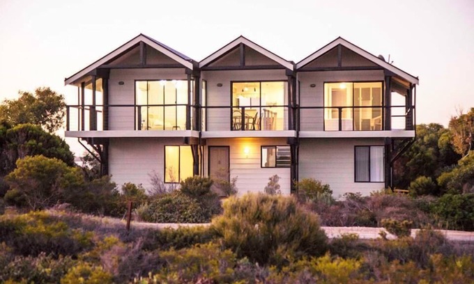 Warrenben House | The Lookout - One Of The Best Ocean Views in Town