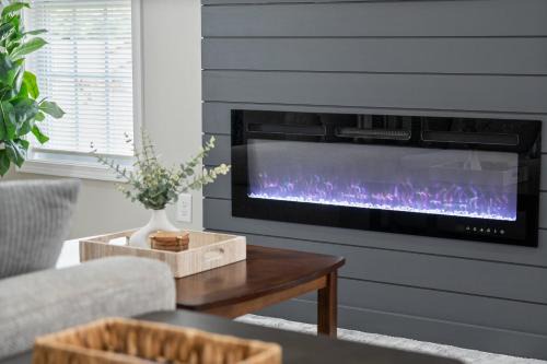 Clarksville House | The Lopez Lounge in Downtown - 1018 Main St