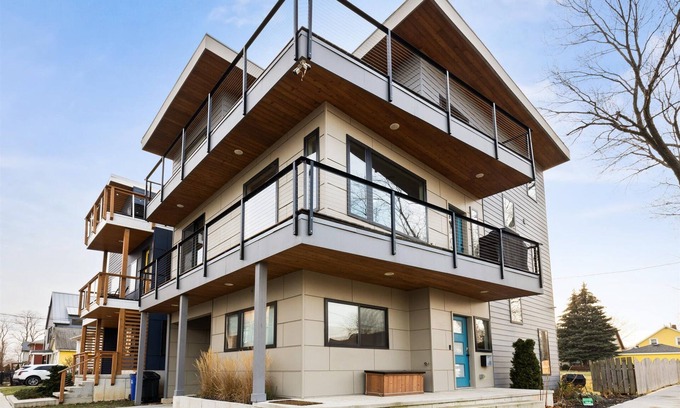 Tremont Villa | The Lucky Duck-Large Modern Villa in Cle