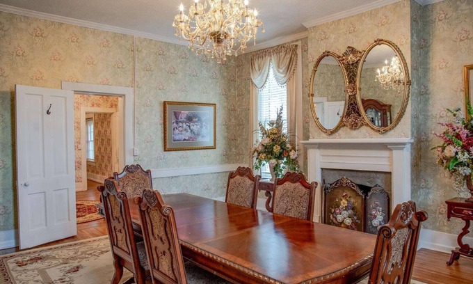 Altamont House | The Manor 1885 Altamont