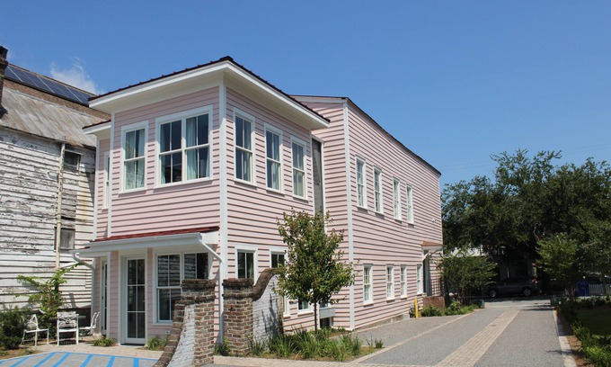 Radcliffeborough House | The Manor 93 A&B - 2 Newly Renovated Units in Downtown Charleston!