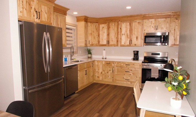 Elizabethtown House | The Maple Den