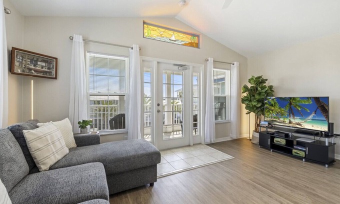 Cedar Key Condo | The Marigold House: Downtown Panoramic Views