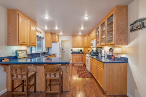 Arnold House | The Mellow Moose