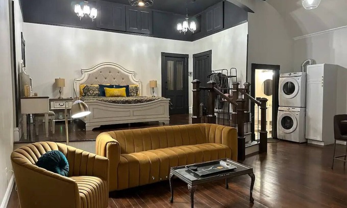 McKittrick Apartment | The Mercantile on the Katy Trail