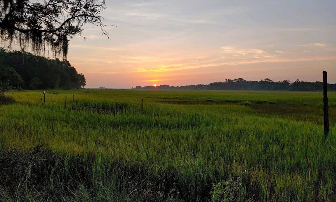 Saint Helena Island House | "The Mini Hideaway"-Short drive to Hunting Island State Park(PASS INCLUDED)