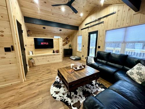 Wardsboro Ski Chalet | The Mont Haus - Minutes to Mt Snow & Stratton!